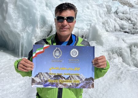پیام تبریک رئیس اسکودا در پی صعود یک وکیل دادگستری به قله اورست