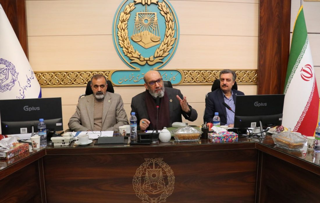 خبرنگاری و وکالت هر دو برای مردم بوده و باید حقوق آنها را بیان و از آن دفاع کنند