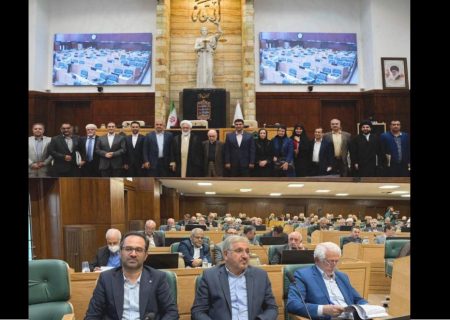 حضور رئیس کانون مرکز و جمعی از وکلای دادگستری در جلسه هیئت عمومی دیوان عالی کشور