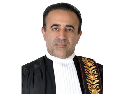 تعمیم صدور و اعطای مدرک افتخاری در حوزه وکالت؛ آری یا نه!