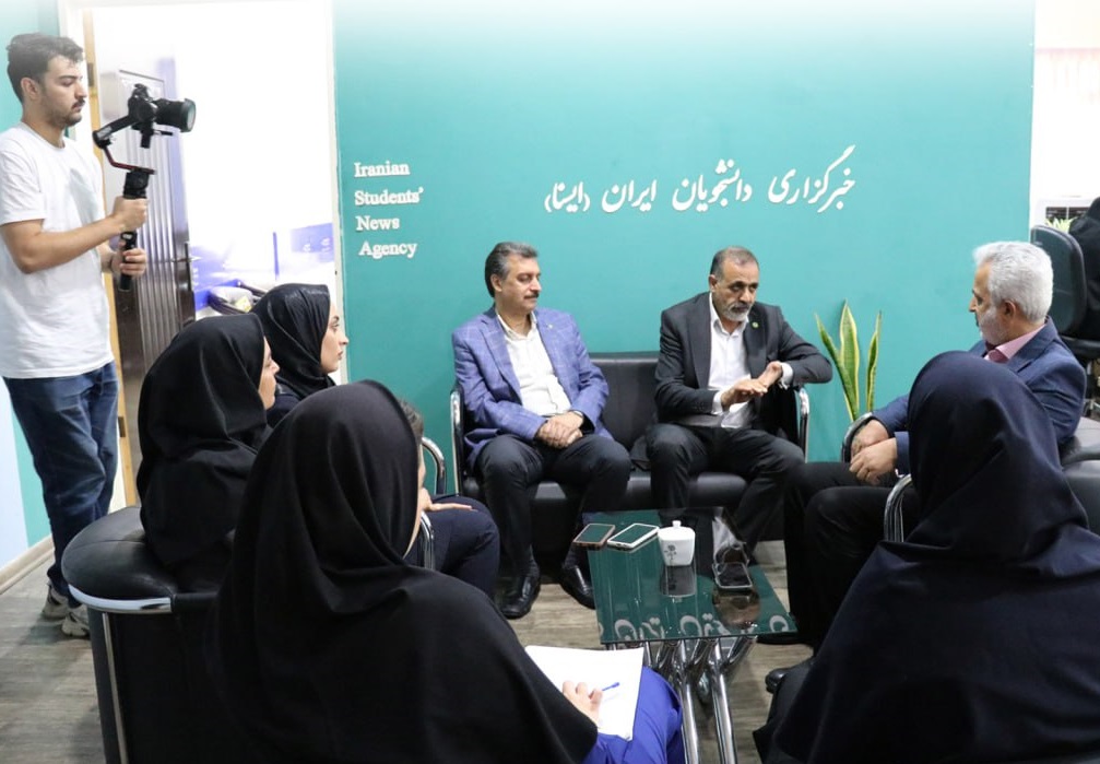 افرادی با نمره ۴ از ۲۰ وارد حرفه وکالت میشوند که بسیار مخاطره آمیز است