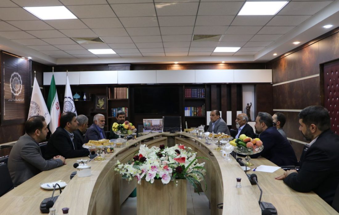 برگزاری نشست مشترک هیأت مدیره کانون وکلای قم با فرماندهان سپاه استان و پدافند غیرعامل