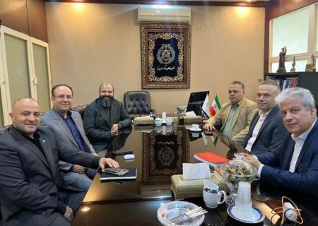 کانون وکلای مرکز و معاونت قانون اساسی بر توسعه همکاری‌های علمی و حقوقی تأکید کردند