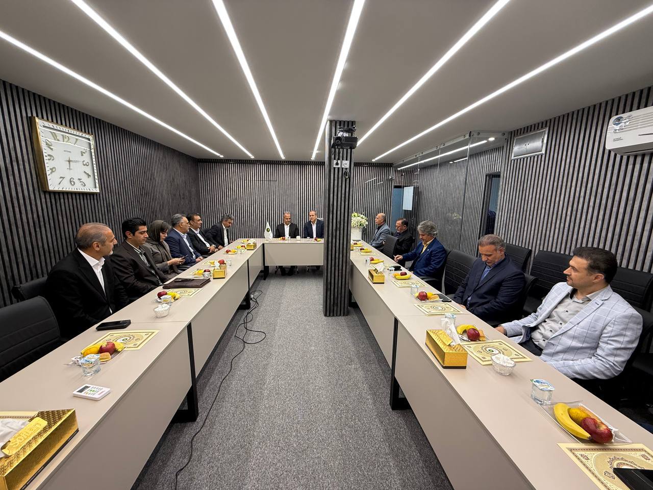 نشست مشترک اعضای هیات مدیره کانون وکلای مرکزی با رئیس کانون کارشناسان استان - اسکودا | اسکودا