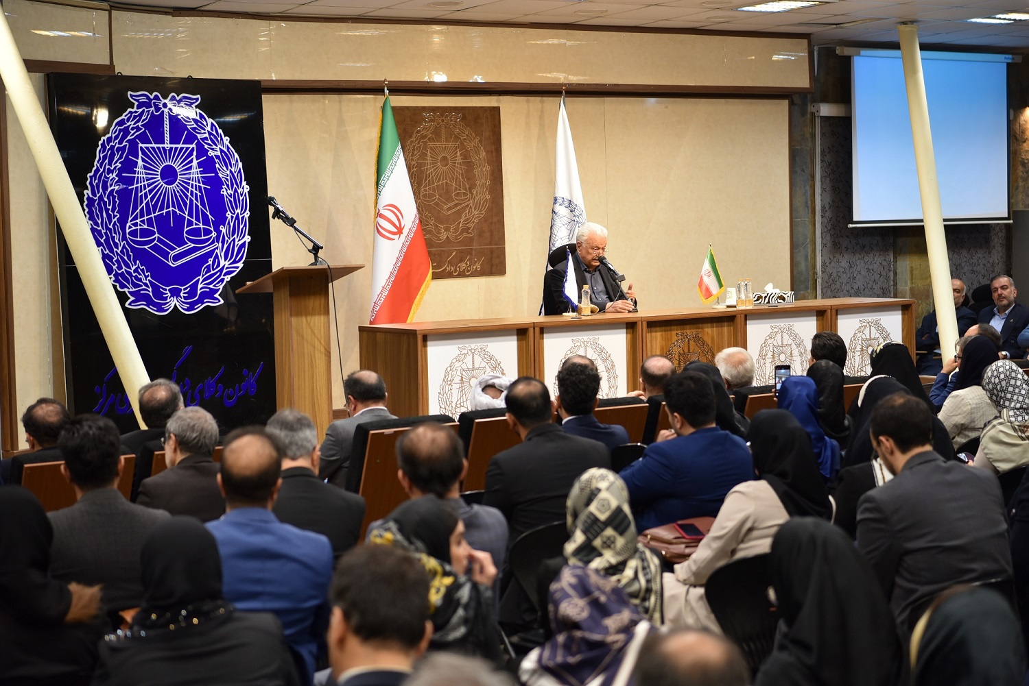 برگزاری مراسم گرامیداشت نود و پنجمین سالروز تأسیس کانون وکلای دادگستری در کانون مرکز - اسکودا | اسکودا