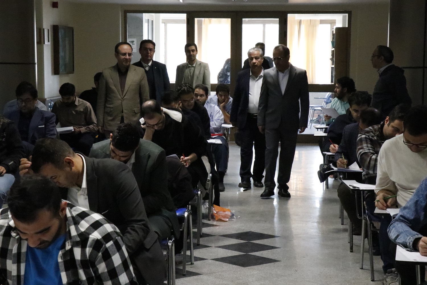 برگزاری آزمون وکالت سال ۱۴۰۴ با حضور بیش از ۹۸ هزار داوطلب در سراسر کشور - اسکودا | اسکودا