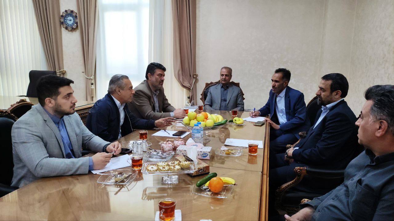 برگزاری نشست کانون وکلای دادگستری استان مرکزی با نماینده خمین در مجلس  - اسکودا | اسکودا