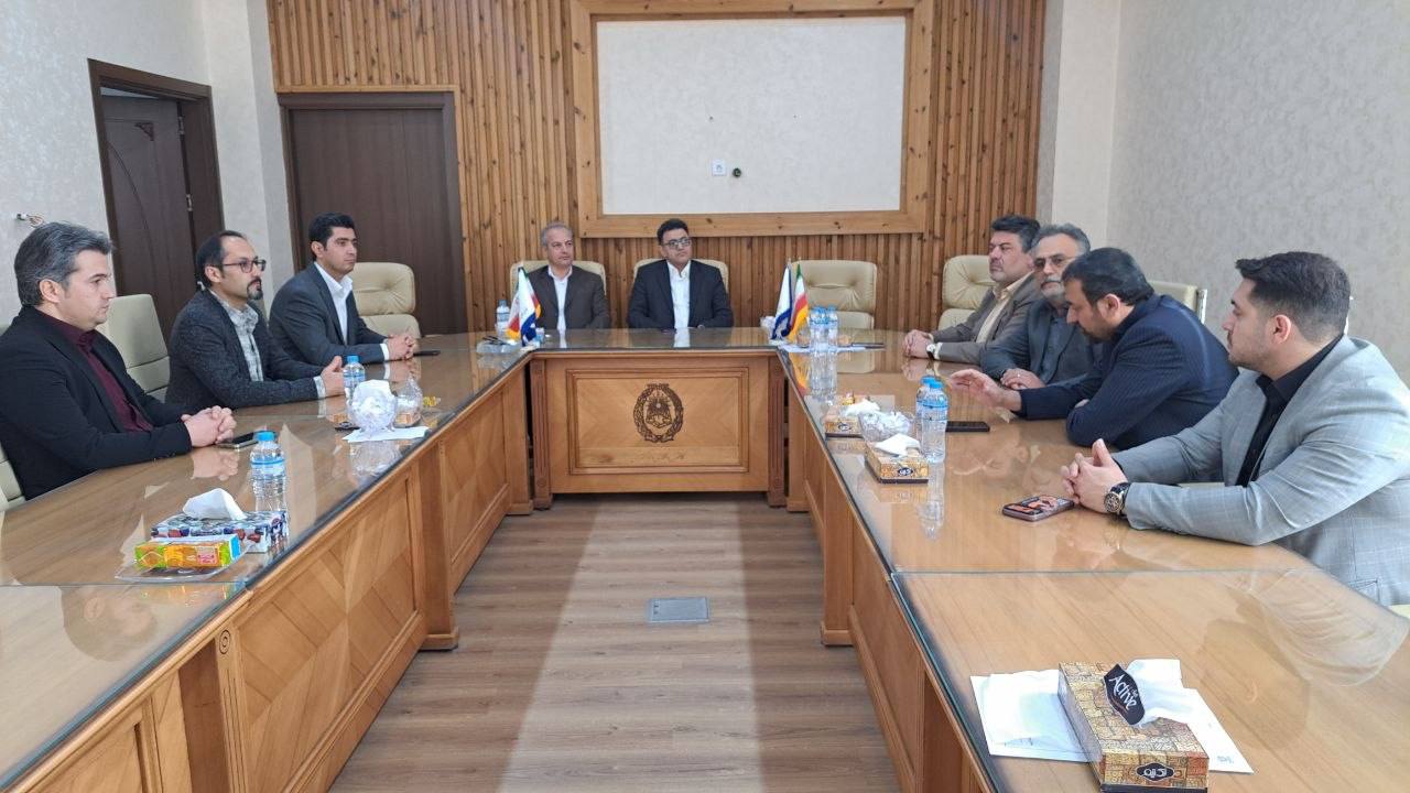 نشست هیأت مدیره کانون وکلای مرکزی با نماینده اراک، خنداب و کمیجان در مجلس - اسکودا | اسکودا