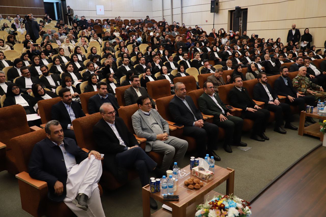 اخلاق حرفه‌ای و شرافت، سرمایه اصلی وکیل دادگستری است - اسکودا | اسکودا