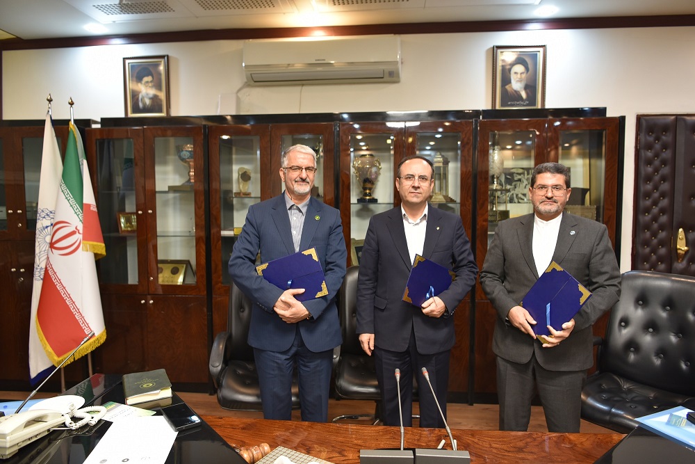 امضای تفاهمنامه همکاری سهجانبه میان کانون وکلای مرکز، کانون کارشناسان و کانون سردفتران