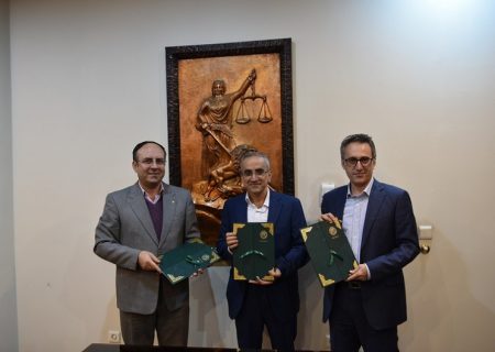 تفاهم‌نامه همکاری سه‌جانبه میان کانون وکلای مرکز، دانشگاه کانون و دانشگاه آزاد اسلامی واحد امارات