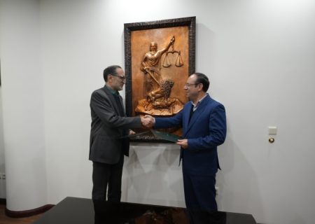 امضای تفاهم‌نامه همکاری مشترک میان کانون وکلای دادگستری مرکز و معاونت حقوقی ریاست جمهوری