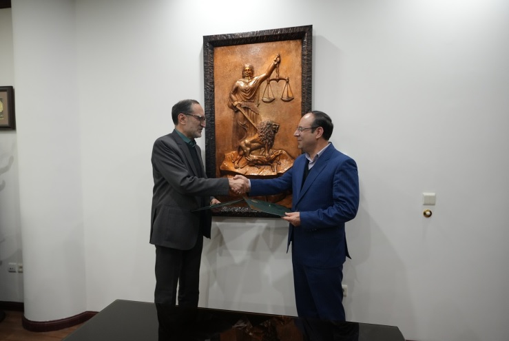 امضای تفاهم‌نامه همکاری مشترک میان کانون وکلای دادگستری مرکز و معاونت حقوقی ریاست جمهوری