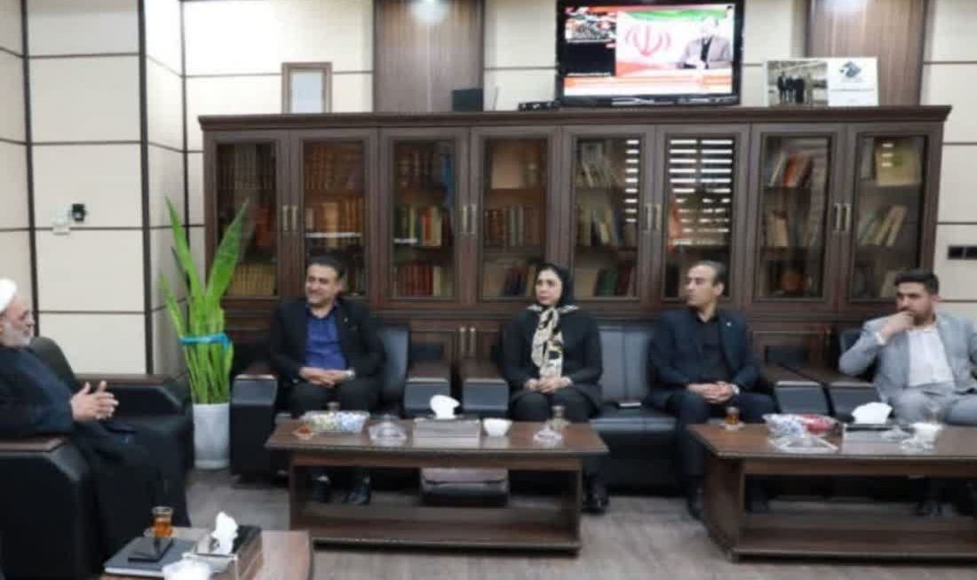 نشست هیات مدیره کانون وکلای سمنان با مقامات قضایی استان با موضوع مقابله با پدیده مؤسسات حقوقی غیرمجاز