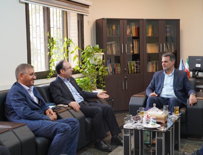 آمادگی کانون وکلای دادگستری مرکز برای توسعه همکاریهای مشترک با پژوهشگاه قوه قضائیه در حوزههای پژوهشی و حقوقی