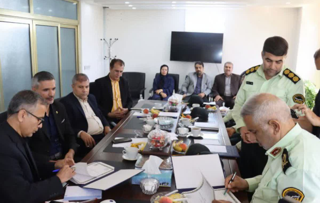 امضای تفاهم‌نامه همکاری میان کانون وکلای دادگستری خراسان شمالی و فرماندهی انتظامی استان