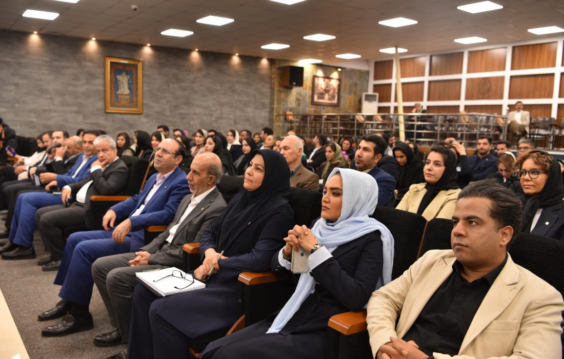 نقش روابط عمومی و اطلاعرسانی حرفهای در تقویت سرمایه اجتماعی کانون وکلا