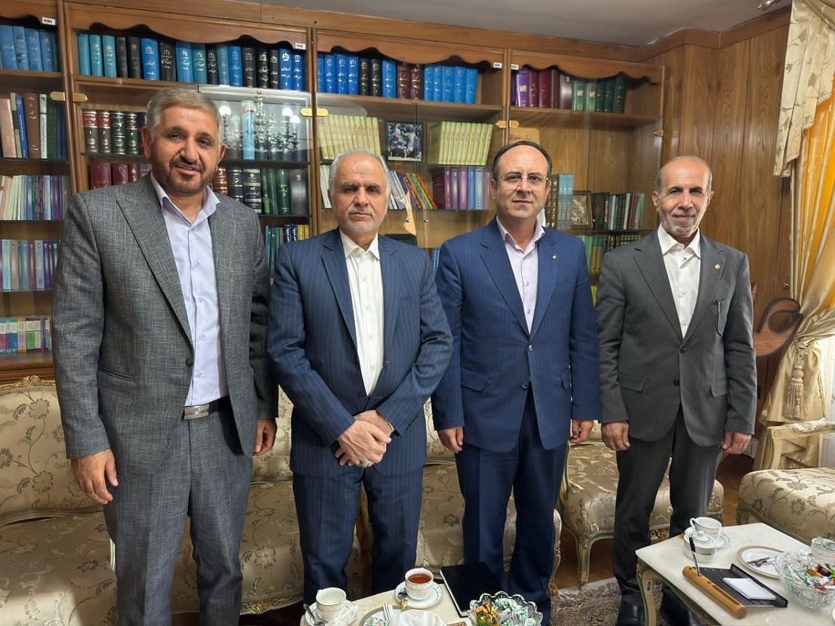 تقدیر وزیر دادگستری از اقدامات کانون وکلای دادگستری مرکز در تبیین ابعاد حقوقی جنگ تحمیلی سوم - اسکودا | اسکودا