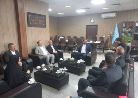 نشست هیأت مدیره کانون وکلای استان مرکزی با رئیس دادگستری شهرستان ساوه و  وکلای این شهرستان