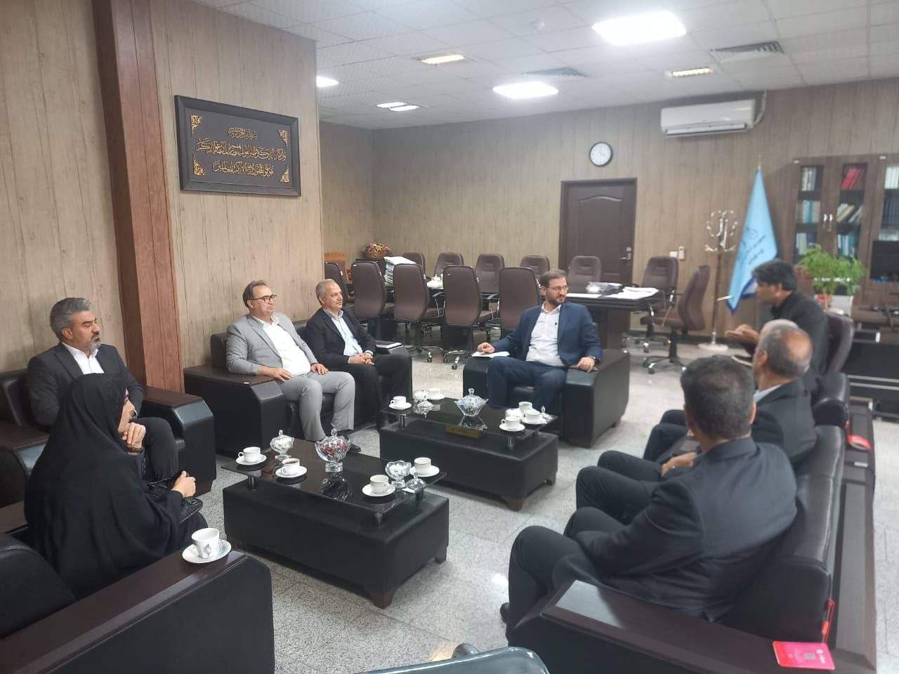 نشست هیأت مدیره کانون وکلای استان مرکزی با رئیس دادگستری شهرستان ساوه و  وکلای این شهرستان - اسکودا | اسکودا