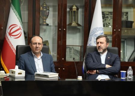 عضویت کانون وکلای مرکز در کمیته مشورتی امور حقوقی وزارت خارجه
