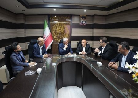 دیدار مدیرعامل منطقه آزاد ماکو با هیأت مدیره کانون وکلای دادگستری آذربایجان غربی