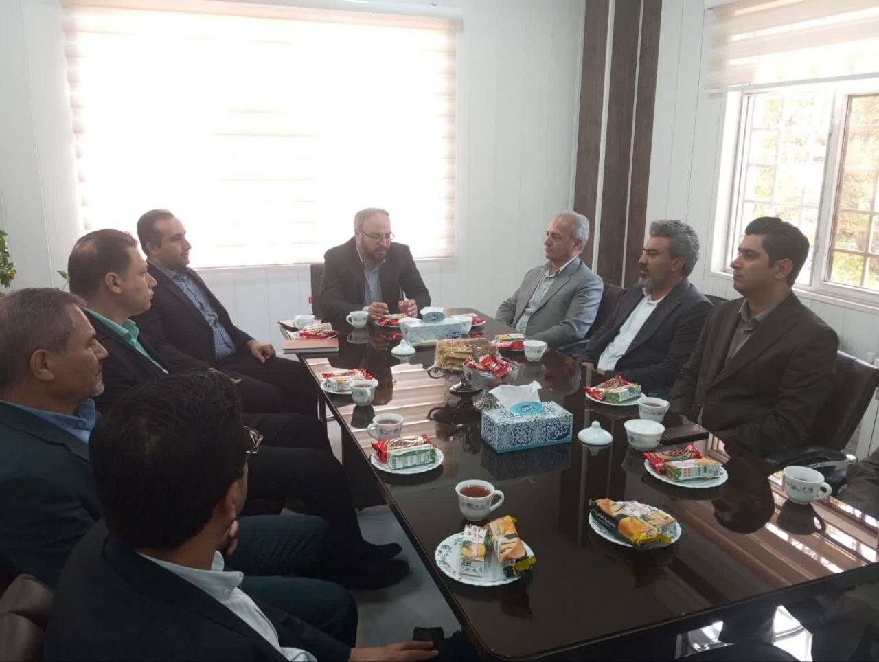 دیدار هیأت مدیره کانون وکلای دادگستری استان مرکزی با رئیس دادگستری و دادستان شهرستان زرندیه - اسکودا | اسکودا