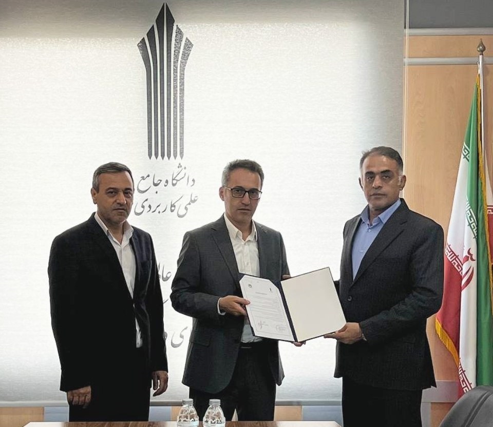  انعقاد تفاهم‌نامه همکاری میان کانون وکلای ایلام و دانشگاه علمی‌کاربردی کانون وکلای مرکز - اسکودا | اسکودا