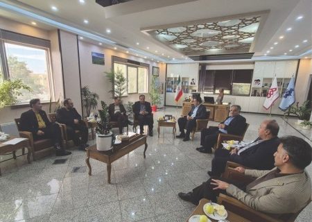 جلسه مشترک رئیس و اعضای هیأت رئیسه کانون وکلای چهارمحال و بختیاری با مدیرکل صداوسیمای استان