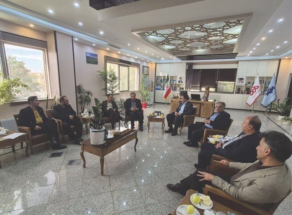جلسه مشترک رئیس و اعضای هیأت رئیسه کانون وکلای چهارمحال و بختیاری با مدیرکل صداوسیمای استان